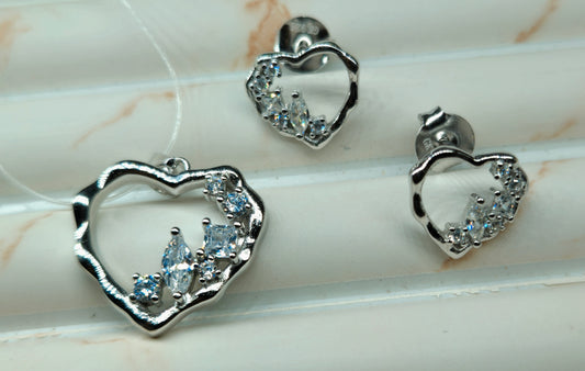 925 Sterling Silver Glittering Heart Pendant Set for Women