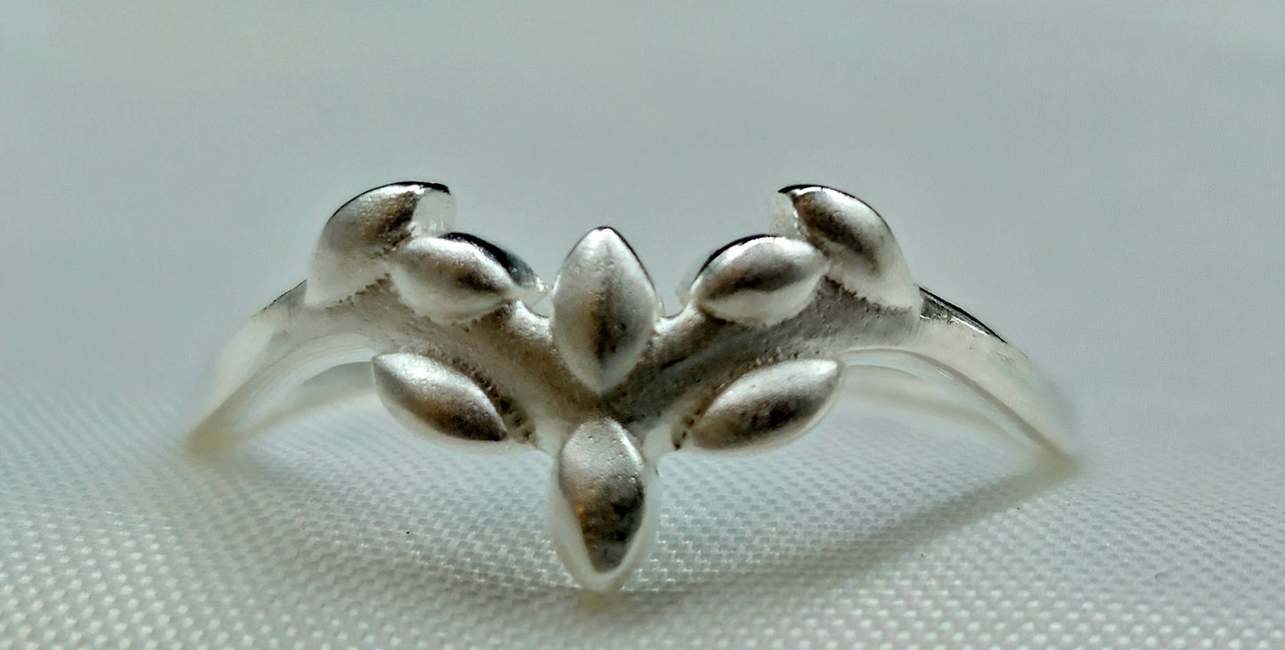 Silver Leaf Ring