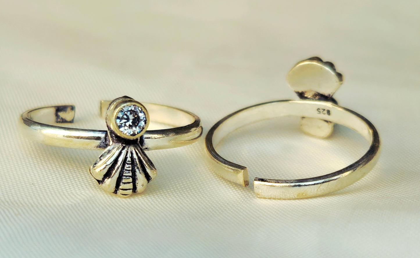 Antique-Finish Silver Cobra Hood and Solitaire Toe Rings