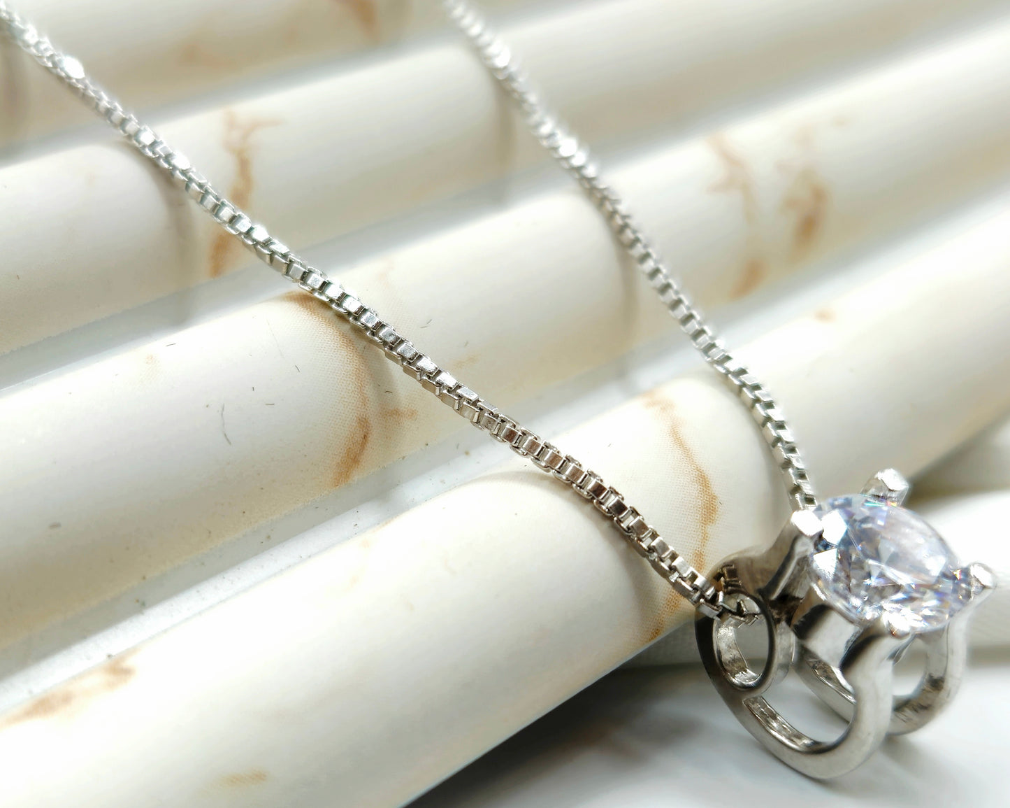 925 Sterling Silver Crown Setting Solitaire Pendant for Women