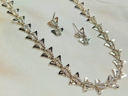 Starlet Arrow Necklace