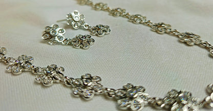 Daisy Delight Necklace
