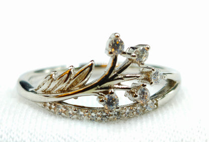 Sparkling Vine & Pave Ring
