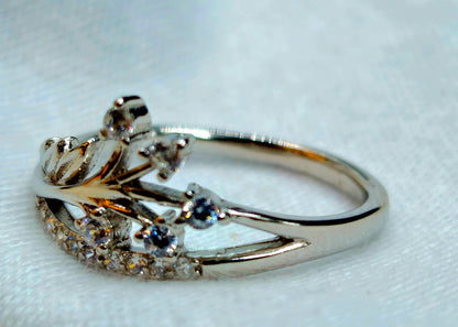 Sparkling Vine & Pave Ring