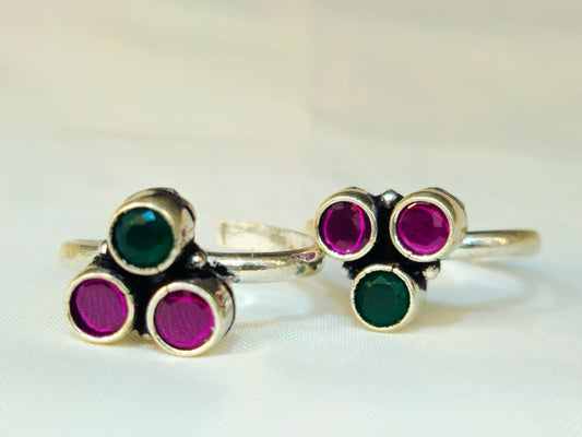 Antique-Finish Silver Tri-Stone Cluster Toe Rings