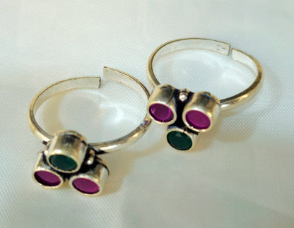 Antique-Finish Silver Tri-Stone Cluster Toe Rings