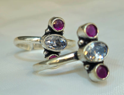 Antique-Finish Silver Vertical Tri-Stone Toe Rings