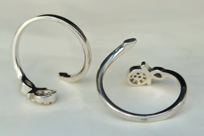 Silver Crystal Fish and Arrow Tail Bypass Toe Rings
