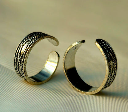 Antique-Finish Silver Braided Chain Toe Rings