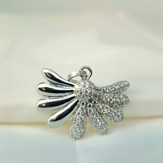 Asymmetrical Daisy Pendant Set