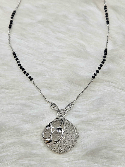 Contemporary Abstract Dual-Pattern Mangalsutra