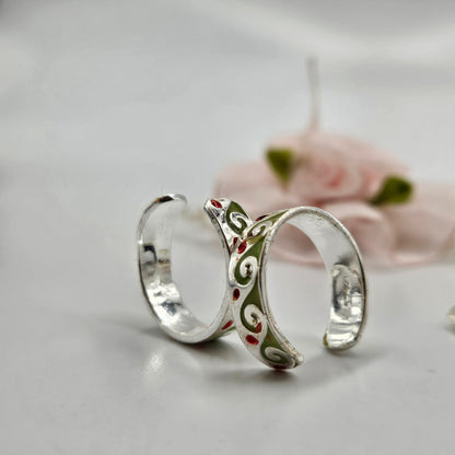 Green And Red Enamel Scrollwork Toe Ring