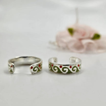 Green And Red Enamel Scrollwork Toe Ring