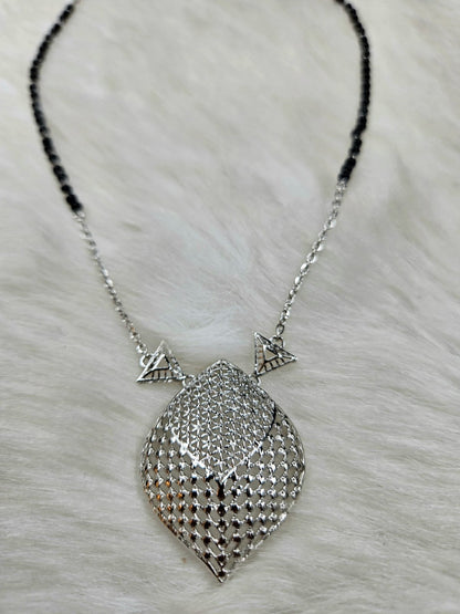 Silver-Toned Geometric Jaali Pendant Mangalsutra