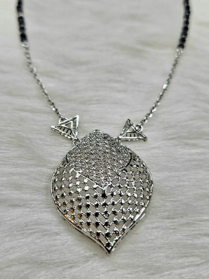 Silver-Toned Geometric Jaali Pendant Mangalsutra