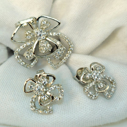 Floral Diamond Pendant Set