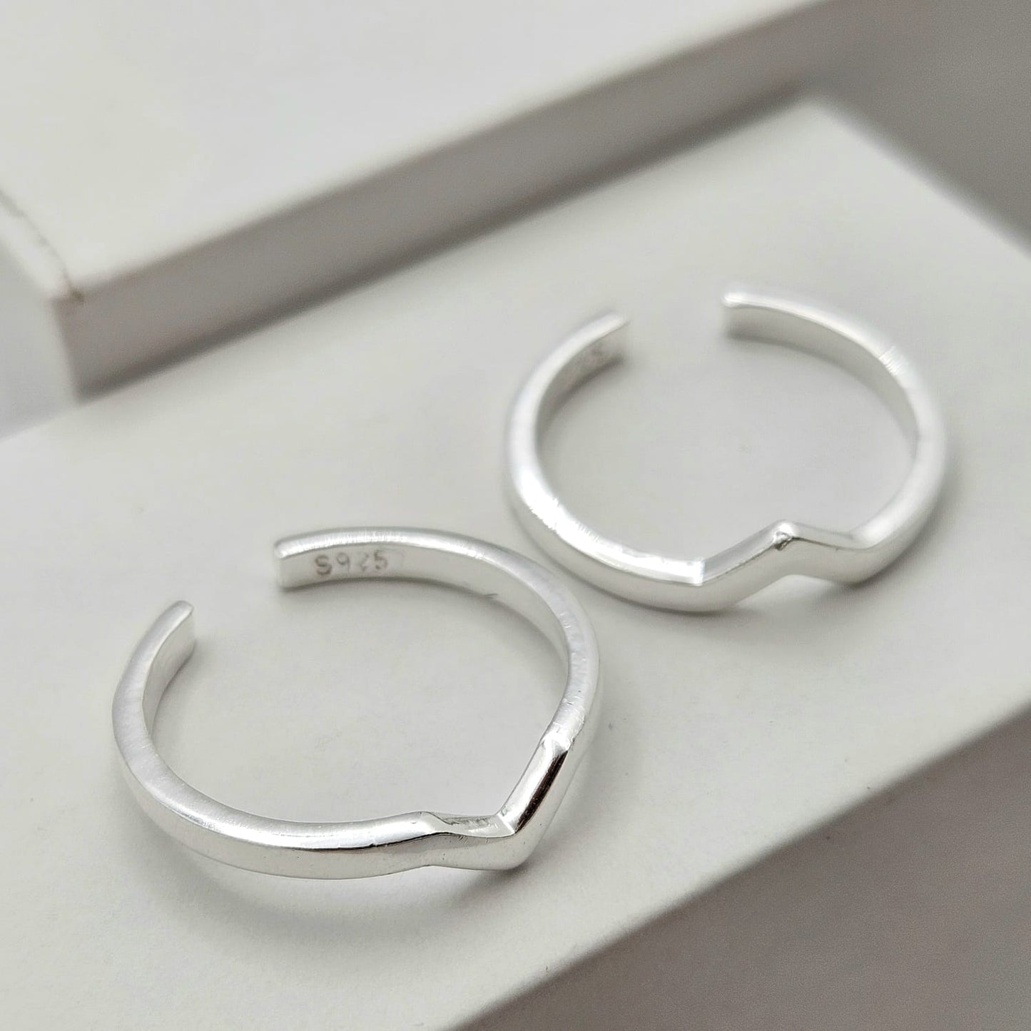Sterling Silver V-Shaped Toe Ring