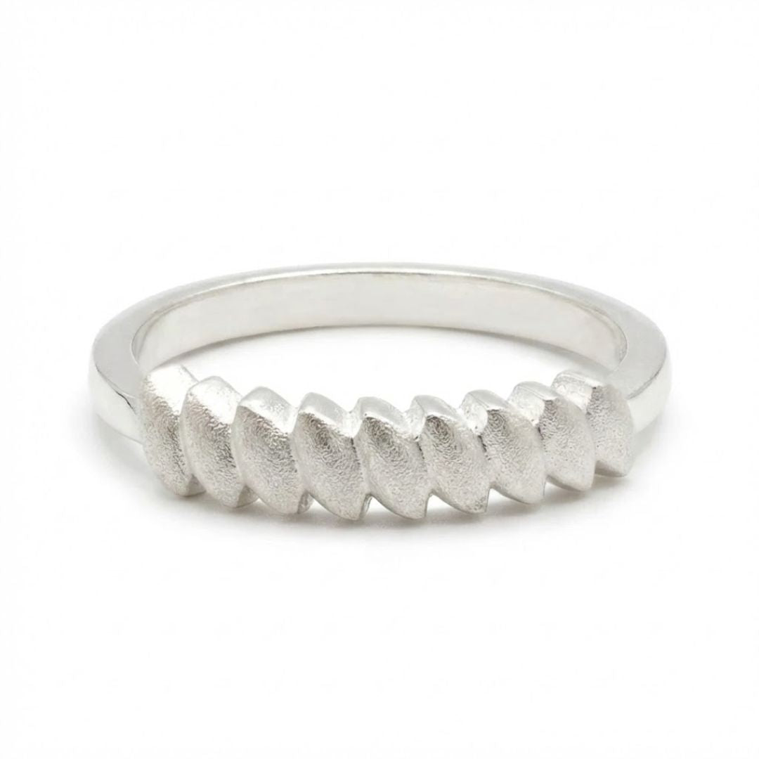 925 Sterling Silver Chevron Pattern Ring for Women Daily Wear