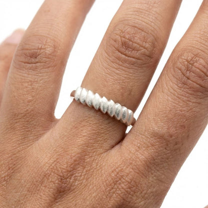 925 Sterling Silver Chevron Pattern Ring for Women Daily Wear