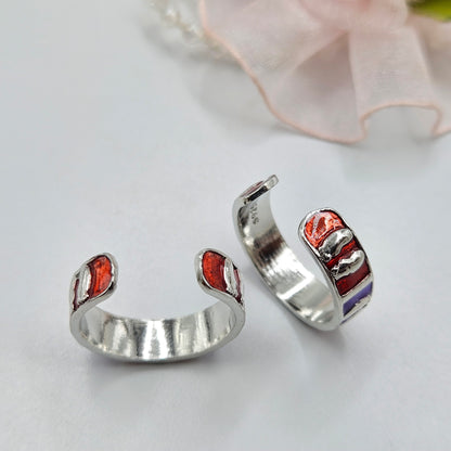Silver baby footprint enamel toe ring